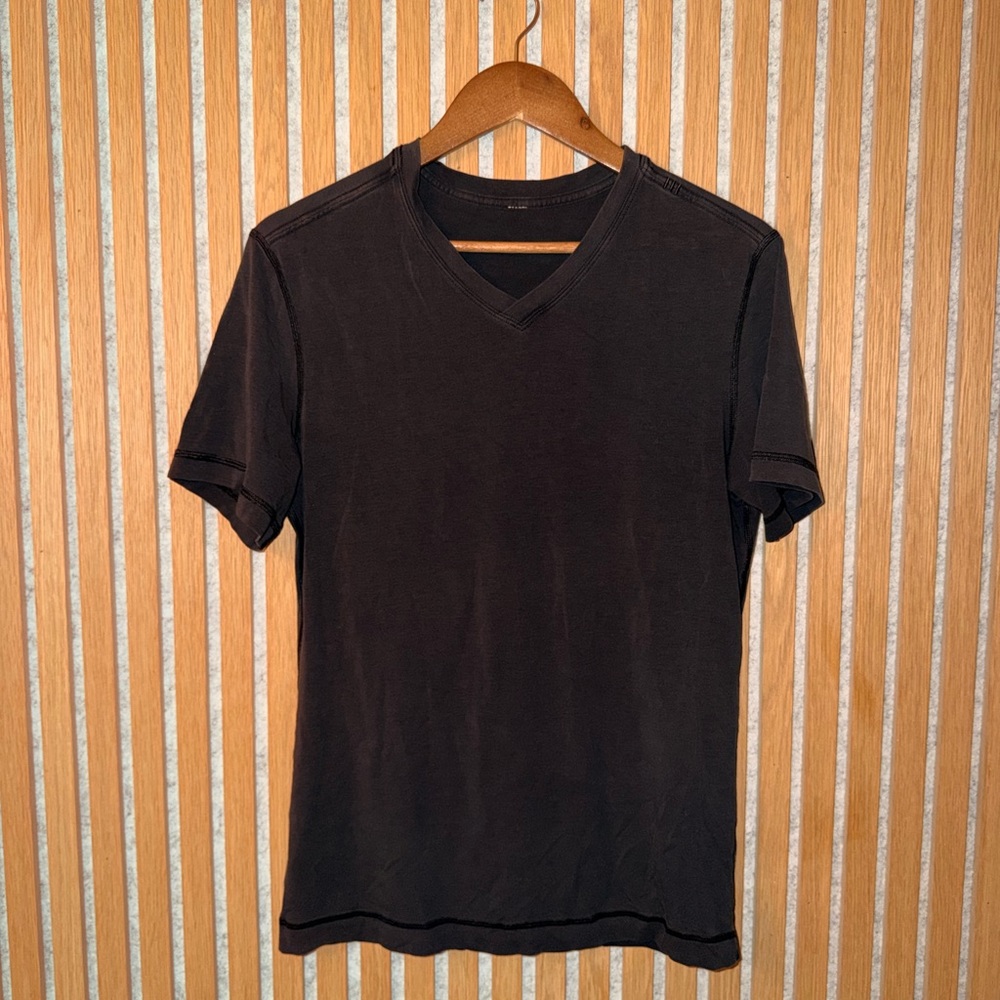 Classic Black LuLuLemon V-Neck Men's Shirt
